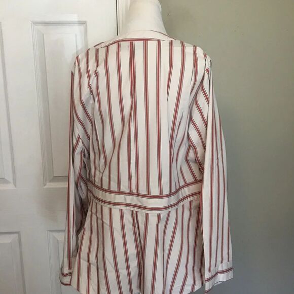 Lane Bryant Cream Wrap Blouse with V-Neck and Fitted Style - Picture 6 of 11